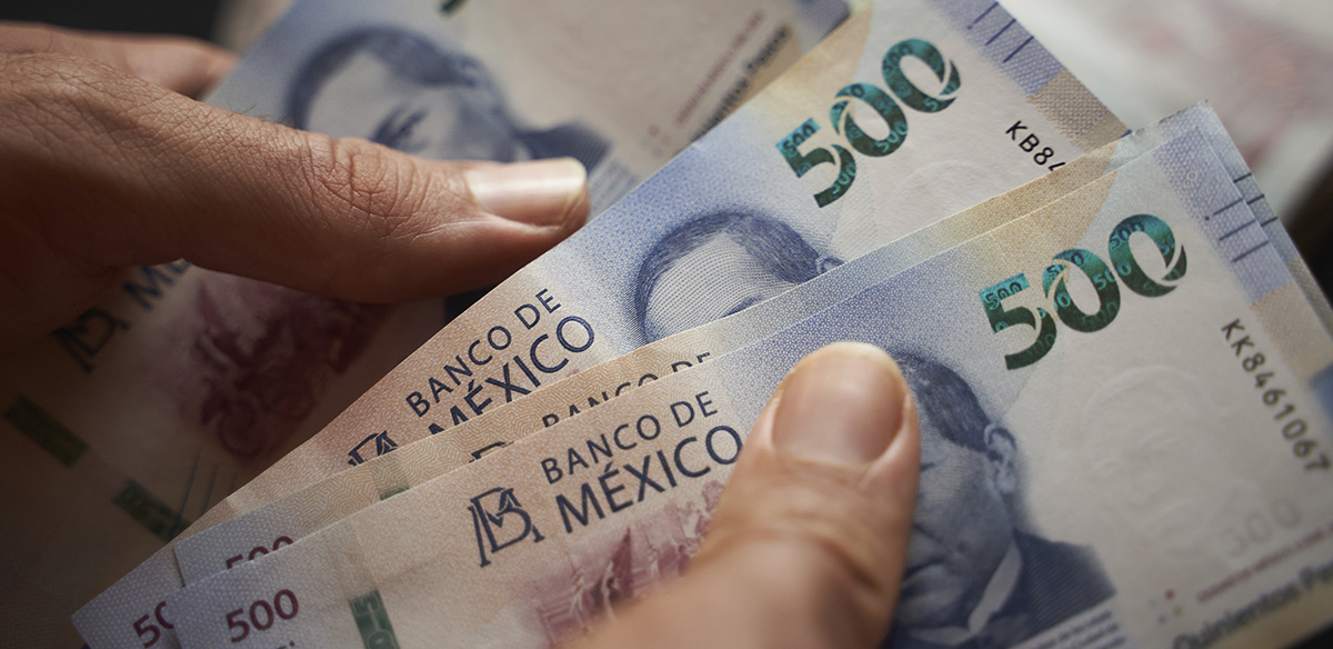 EU sanciona a tres bancos mexicanos señalados por lavar dinero