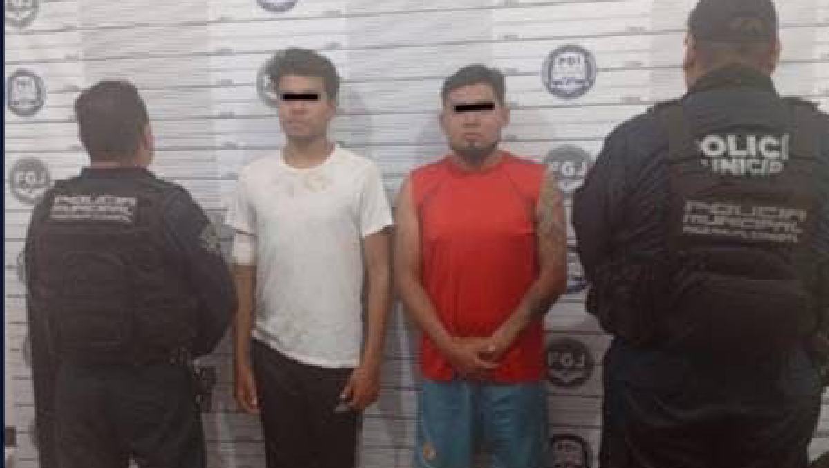 Los hombres fueron detenidos por un caso de maltrato animal en Neza. Foto: (Especial)