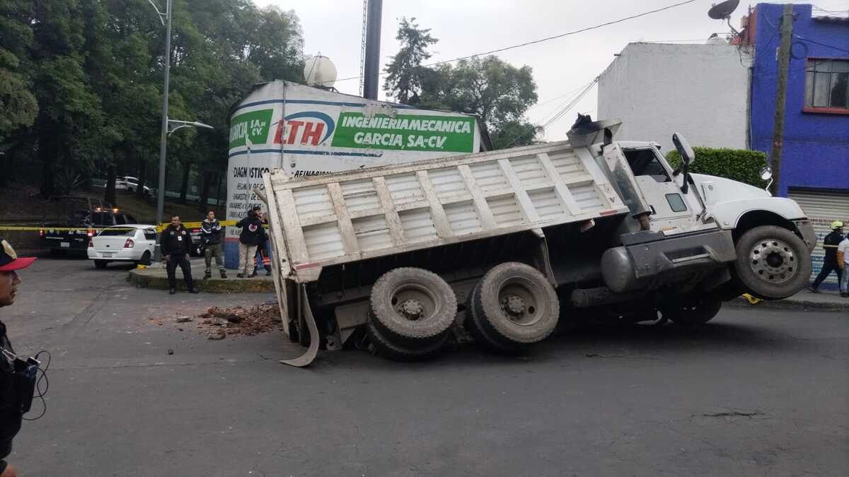 Al lugar llegaron servicios de emergencia. (Foto: @SGIRPC_CDMX)