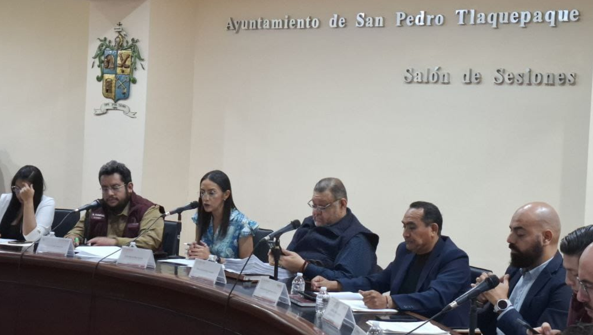 La alcaldesa de Tlaquepaque lució molesta por el aumento a la tarifa del SIAPA (Foto: Cortesía)