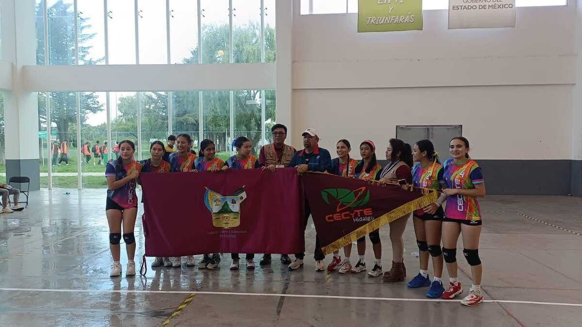 Equipo de voleibol ganador del campeonato nacional. (Especial)