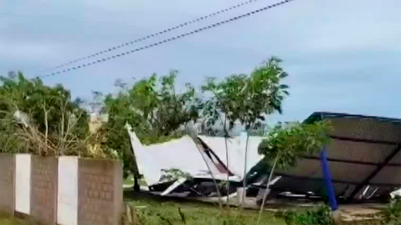 Varias escuelas no podrán iniciar ciclo escolar en Costa Chica tras el paso del huracán 'Erick'