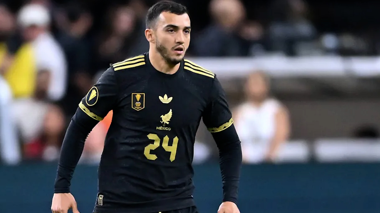 Luis Chávez es baja con la Selección Mexicana por lesión en la rodilla