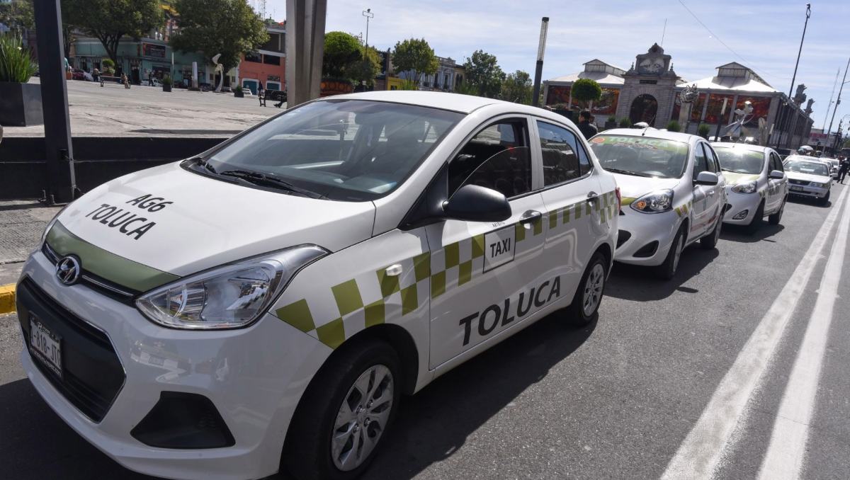 La Semov del Edomex informó que, por ahora, no se aplicará la nueva cromática en los taxis de la entidad.| Foto: Cuartoscuro
