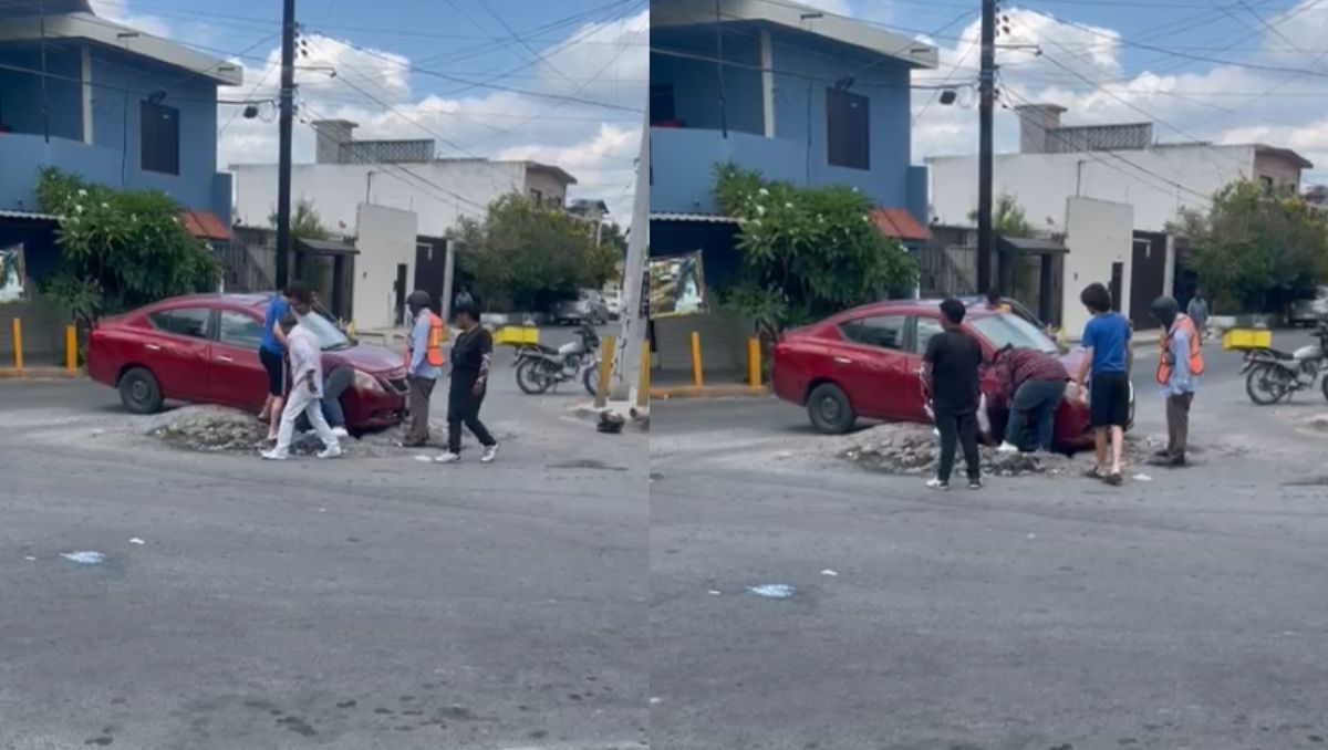 Vecinos del sector ayudaron a sacar el automóvil de la zanja. / Especial