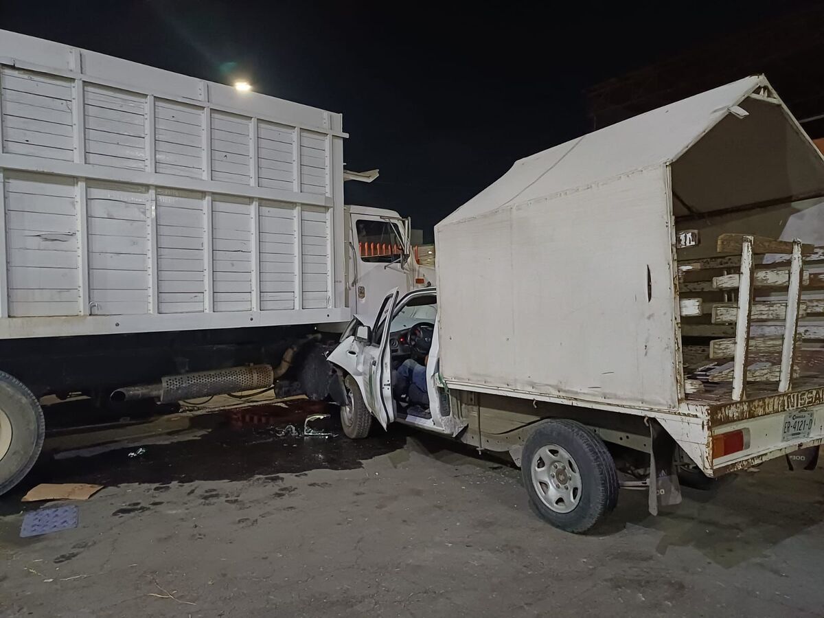 Choque en mercado Abastos de Torreón. | Especial