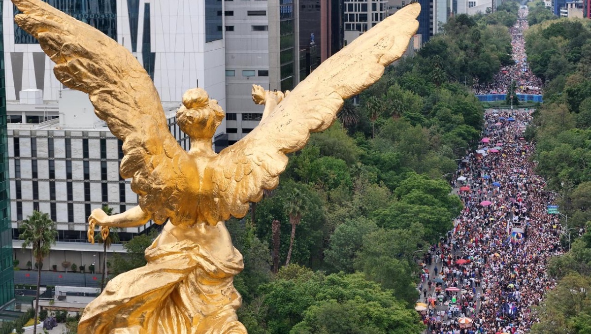 Contingentes de organizaciones, activistas y población acudieron a marchar este sábado por el orgullo LGBTIIQ+. (Jorge Carballo)