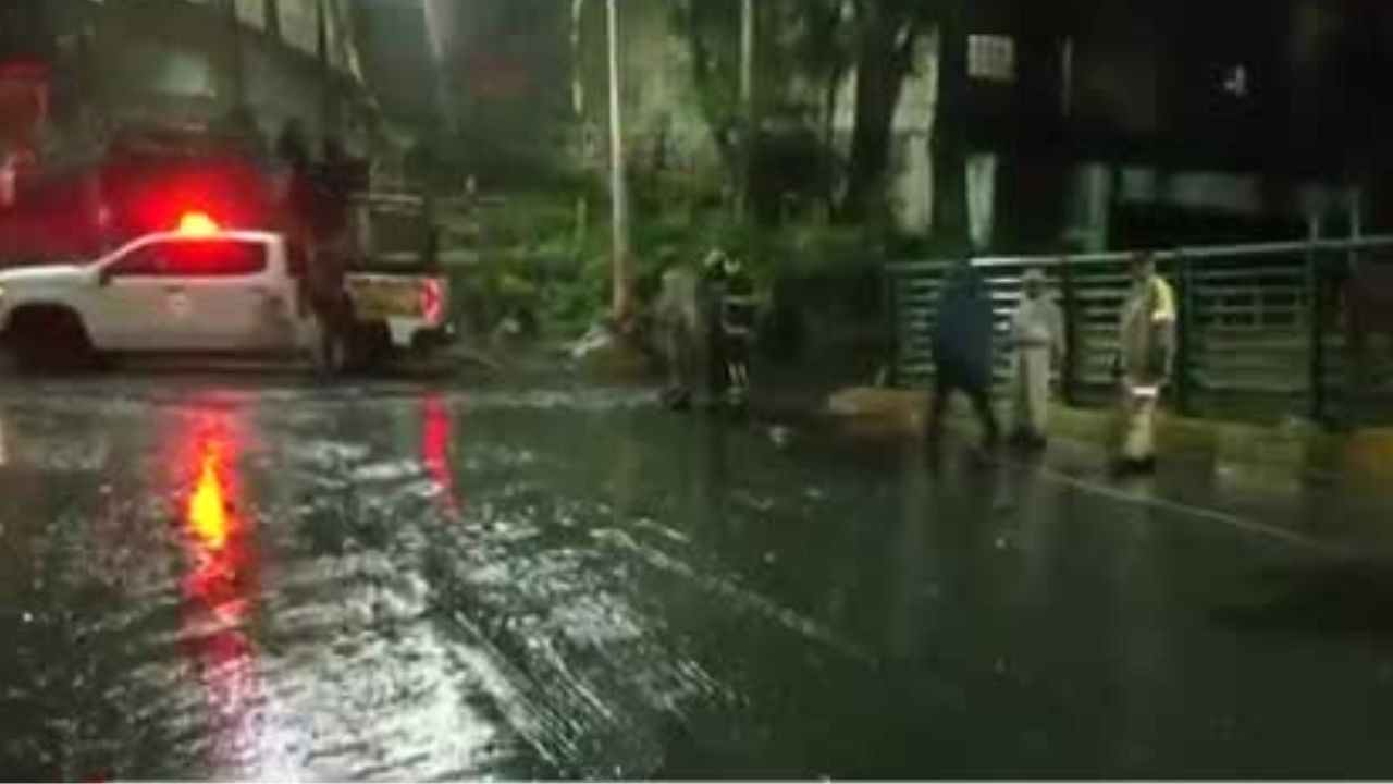 Tras lluvias, se desborda la presa San Francisco en la Álvaro Obregón; afecta vialidades
