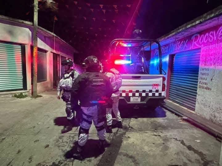 Al lugar acudieron elementos de seguridad y equipo médico. (Foto: especial)