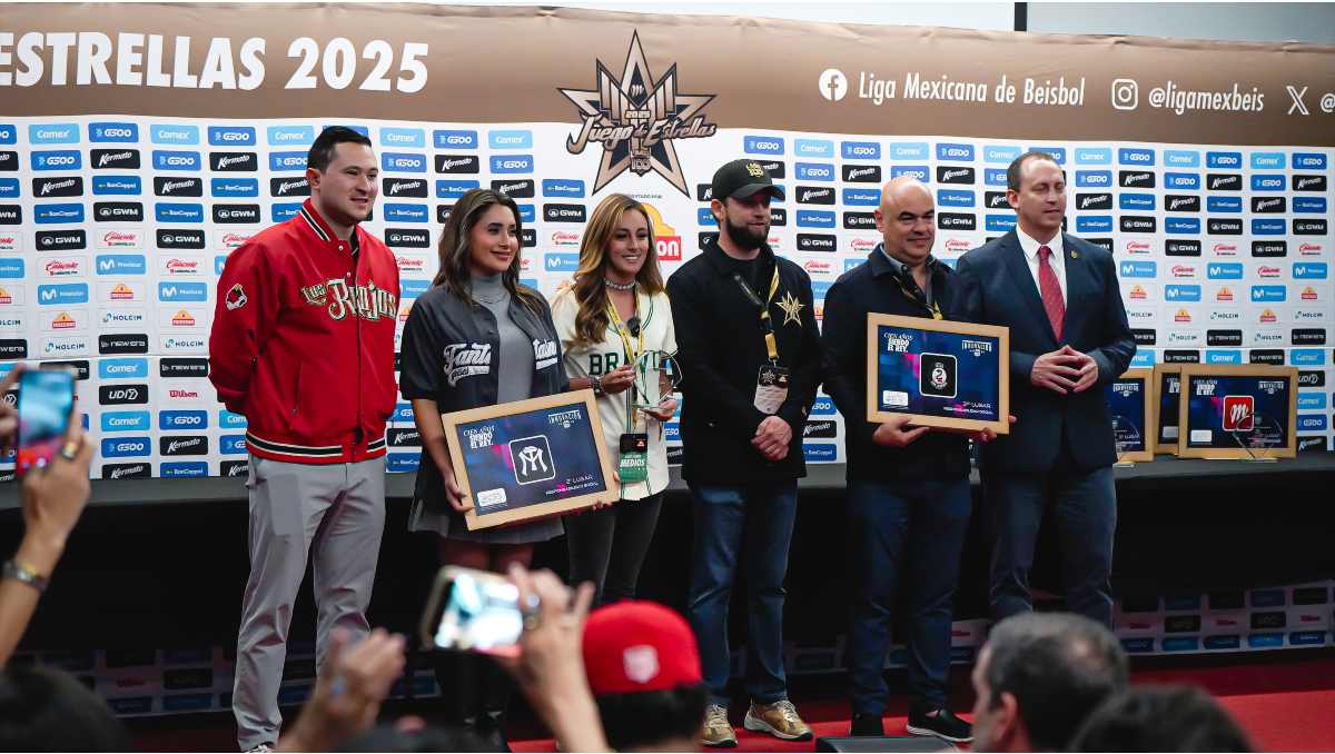 Bravos de León reciben reconocimiento.