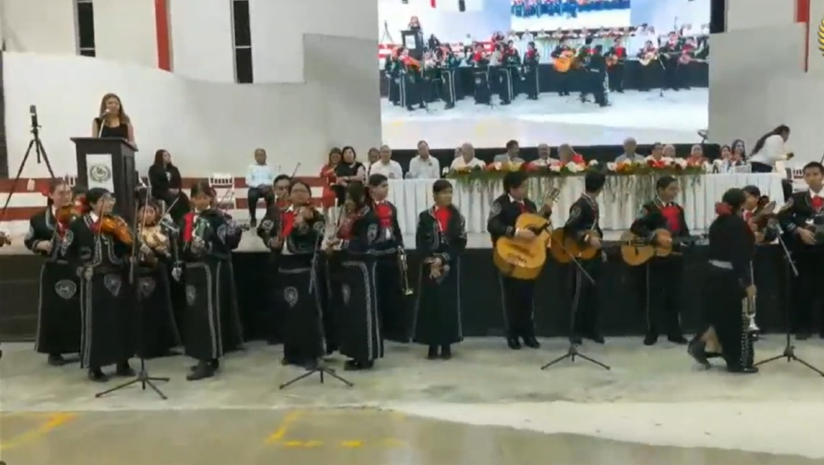 Rinden homenaje a alumnos fallecidos en Matamoros. (Especial)