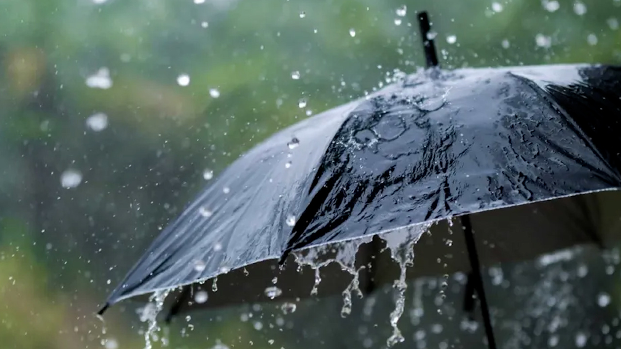 Sheinbaum advierte que la tormenta tropical 'Flossie' podría convertirse en huracán