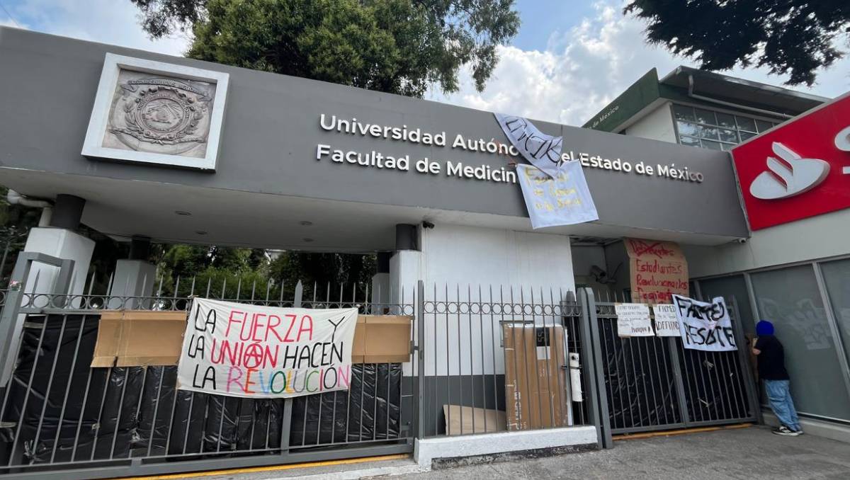 La Asamblea Estudiantil de la Facultad de Medicina informa que, a partir de este día, se amplía la cobertura del paro. | Foto: Bernardo Jasso