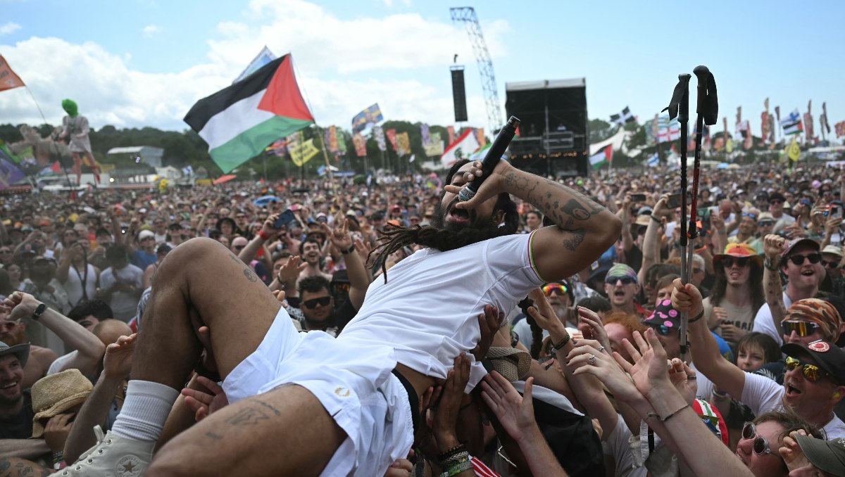 Bob Vylan se presentaron en el festival de Glastonbury | AFP