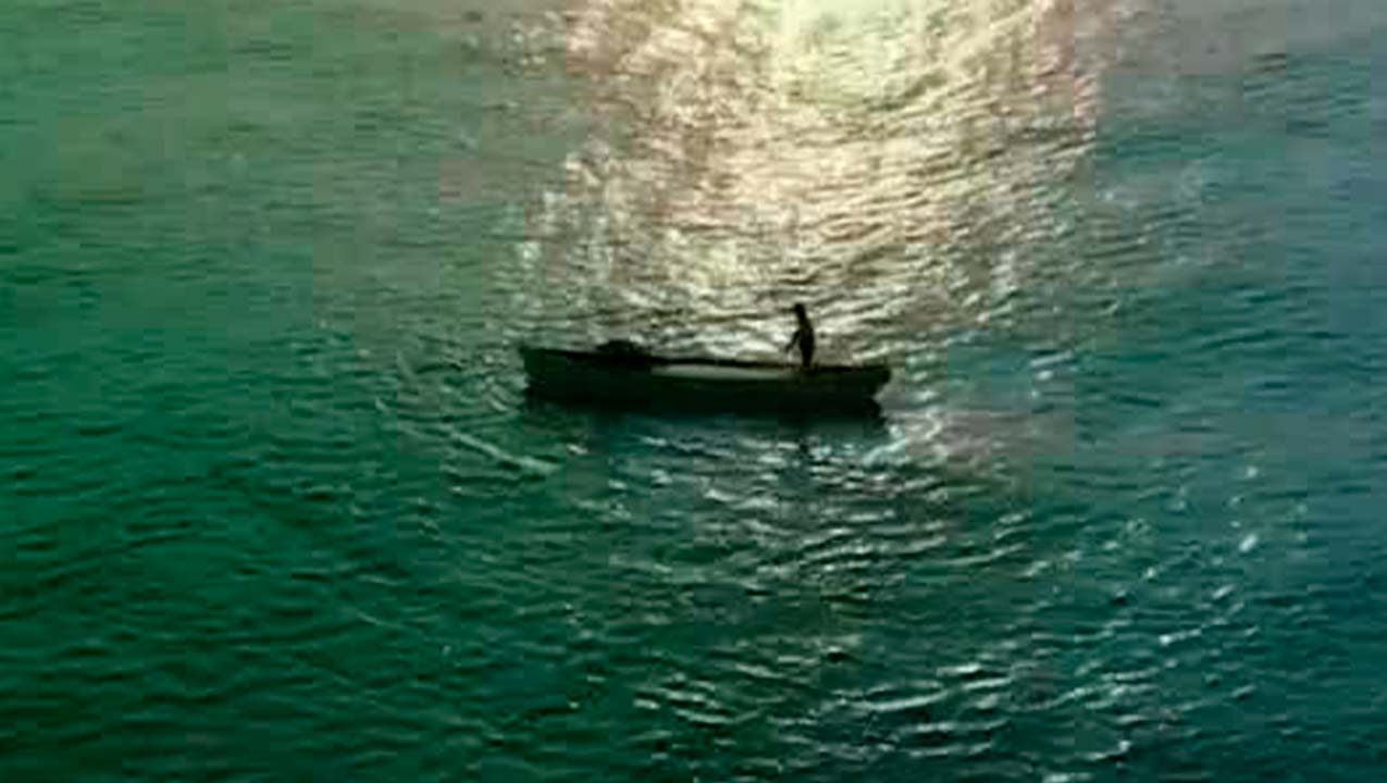 'Hombre al Agua', un libro de Xavier Velasco basada en una historia real