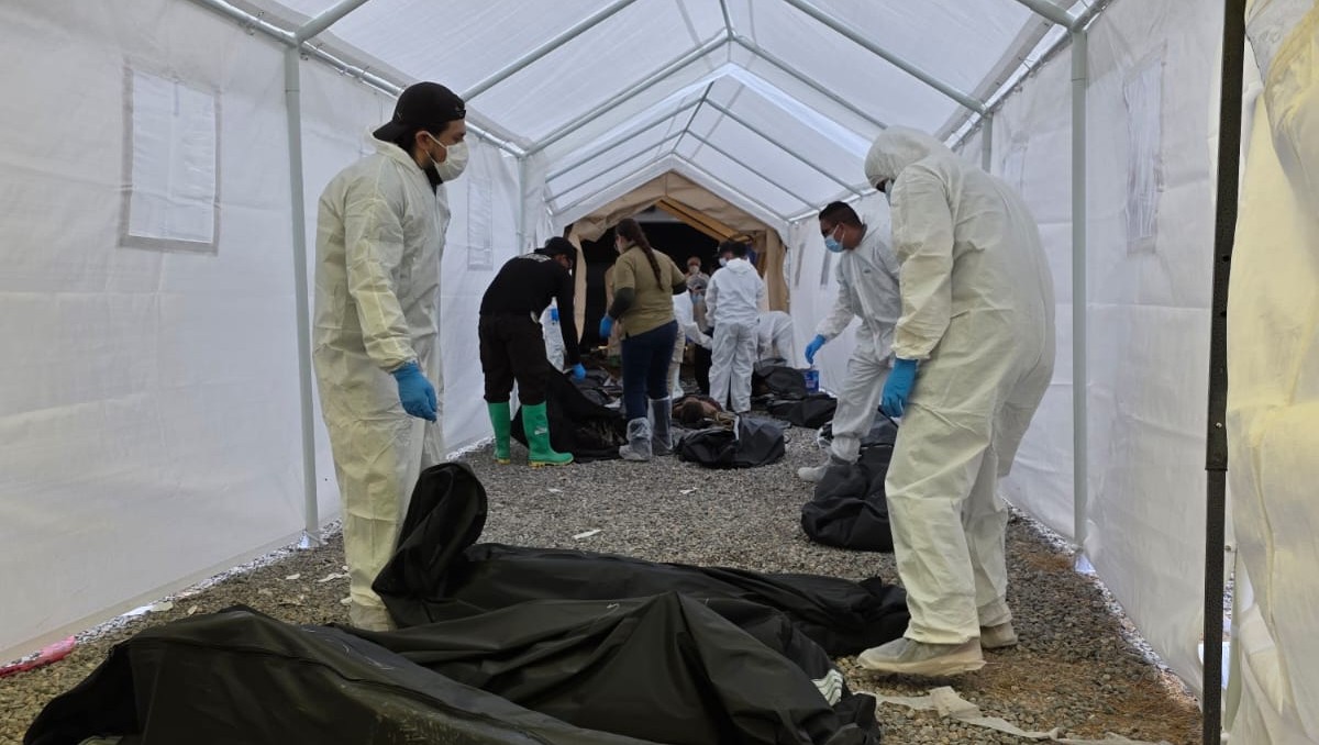 Identifican 15 cadáveres de los 383 encontrados en crematorio privado de Chihuahua