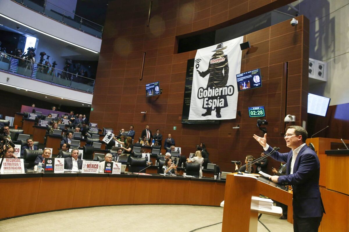 Integrantes de la bancada del PAN se manifestaron en contra de la aprobación de la nueva Ley de Telecomunicaciones. | Cuartoscuro