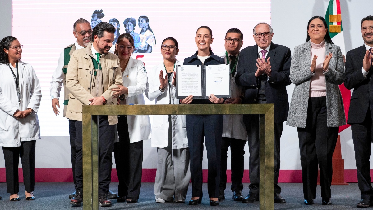 La Presidenta firmó un decreto para incorporar al IMSS Coplamar al Seguro Social. | Cortesía