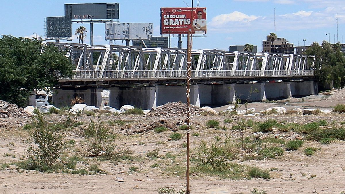 Hoy el Río Nazas, luce seco, convirtiéndo al agua corriendo, en un recuerdo cada vez más lejano. | Rolando Riestra