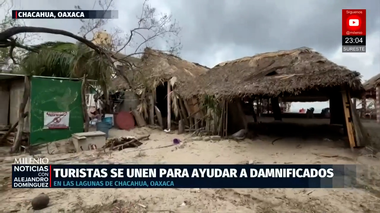 Turistas apoyan a comunidad de Chacahua tras devastación por huracán 'Erick'