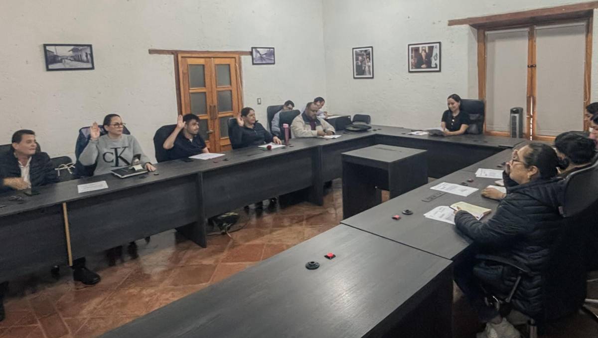 La alcaldesa Michelle Núñez Ponce explicó la aplicación de recursos para obra pública provenientes del gobierno federal.| Especial