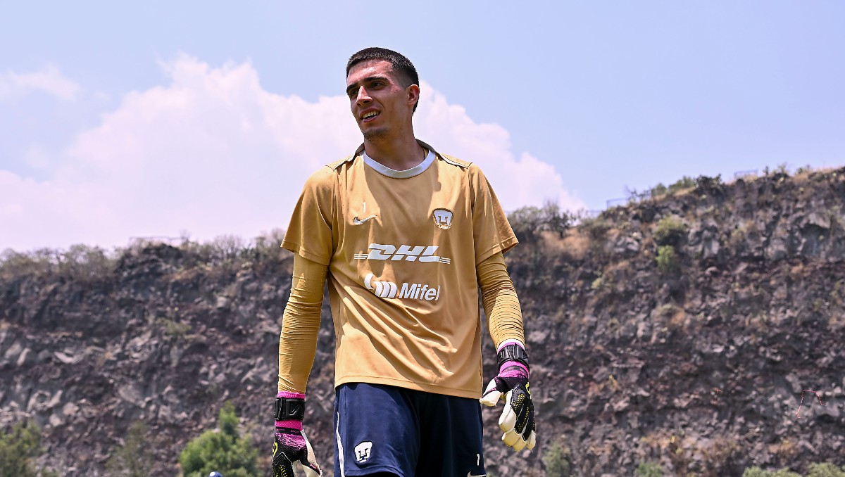 Alex Padilla durante un entrenamiento con Pumas en La Cantera (Imago7)