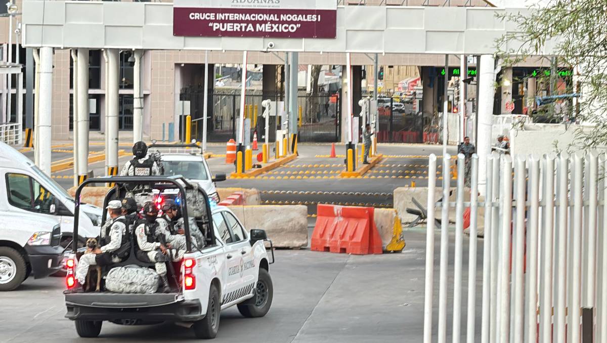 Cierran "Puerta México" de garita en Nogales por investigación por un tiroteo. Foto: (Especial)