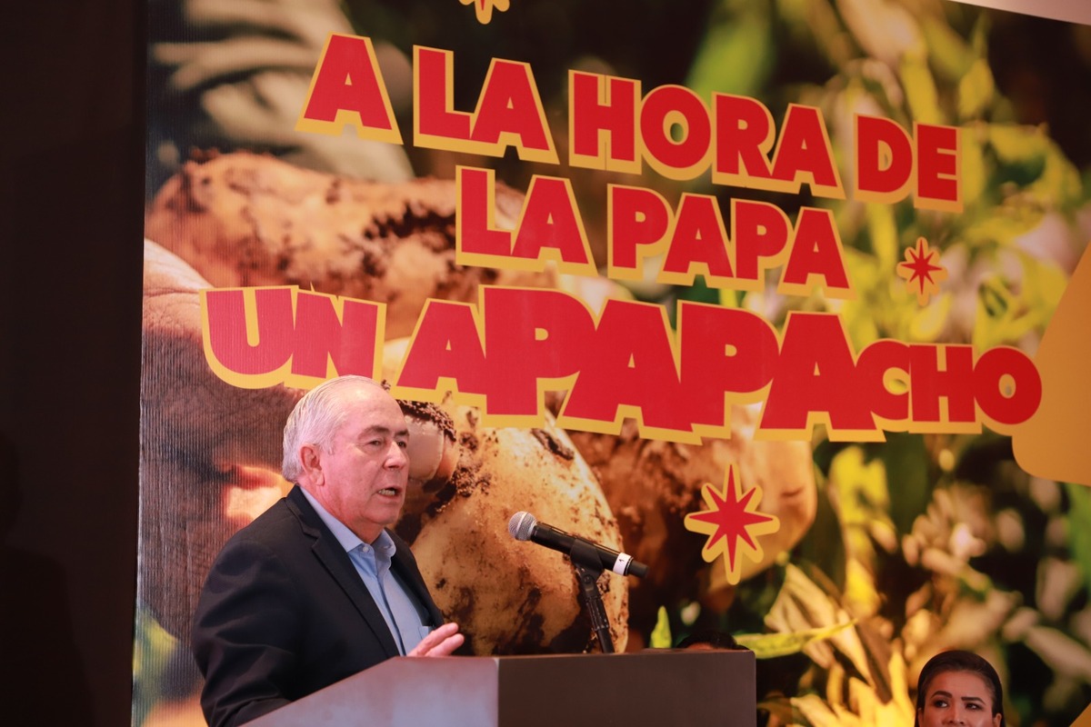 Leonel Cota Montaño señaló que confía en la calidad del jitomate para evitar sanciones. | Foto: Juan Carlos Bautista