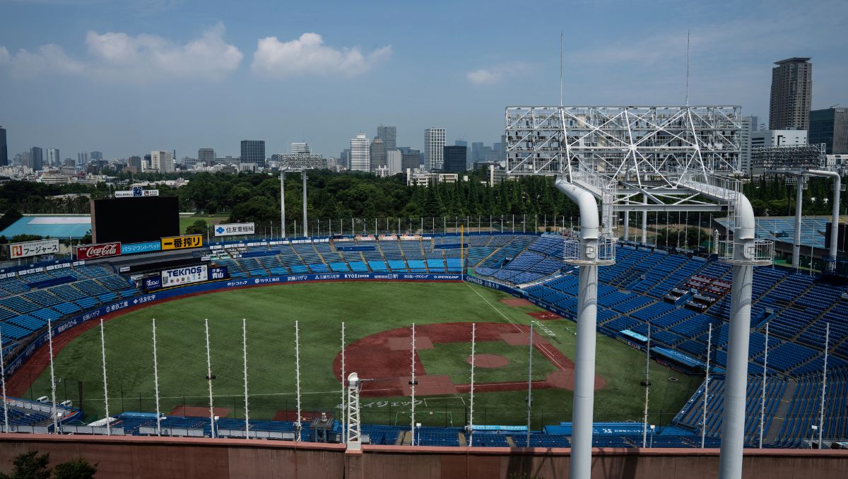 Polémica por los planes para demoler el estadio Jingu, un parque de pelota histórico donde jugó Babe Ruth (AP)