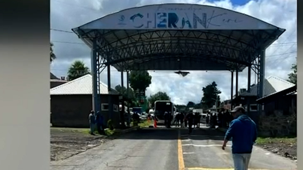 Se suspenden las actividades públicas en Michoacán por enfrentamiento armado en Cherán
