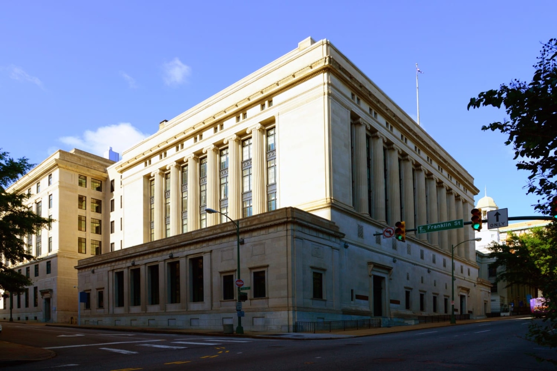 Tribunal de Justicia de Virginia. |Especial