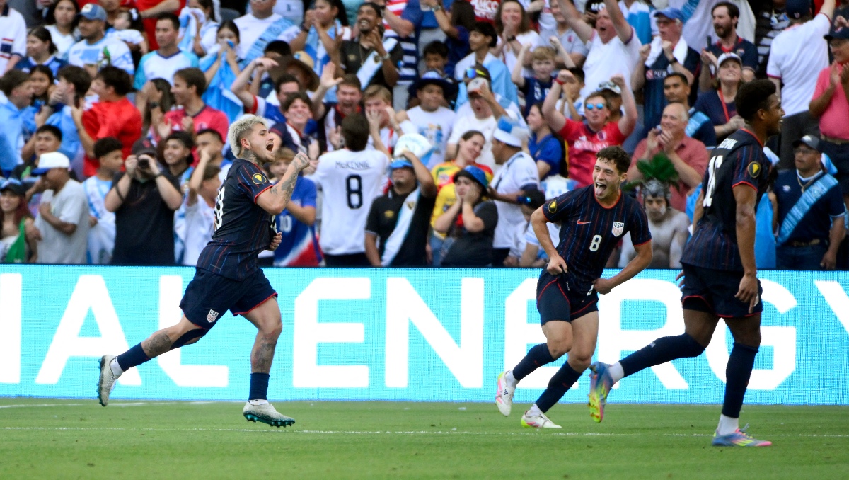 Estados Unidos en festejo de gol contra Guatemala en Copa Oro (Reuters)