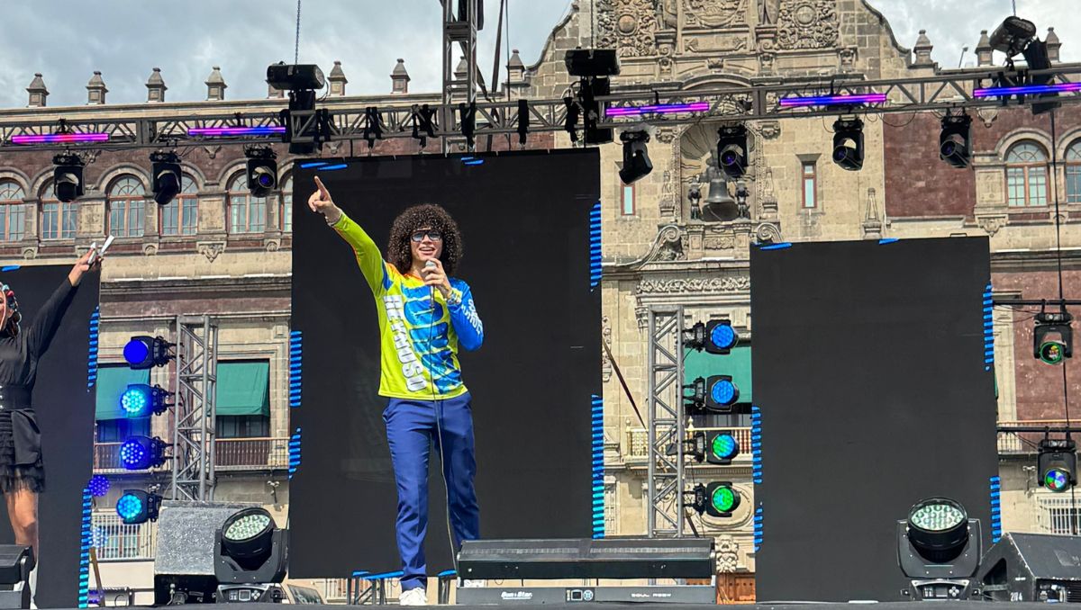 "El Chino" de Vivalavi, en Marcha LGBT+ en CDMX. | Especial
