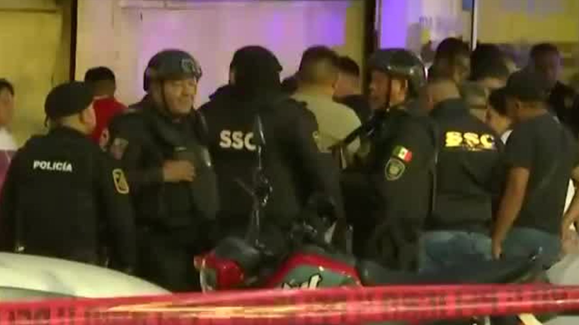 Cometen doble homicidio en la GAM: Asesinan a mujer frente a restaurante y a un hombre