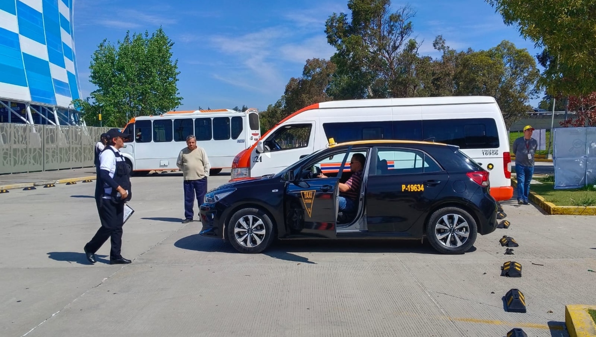 Concesionarios y transportistas de Puebla avalan revista vehicular | Leslie Mora