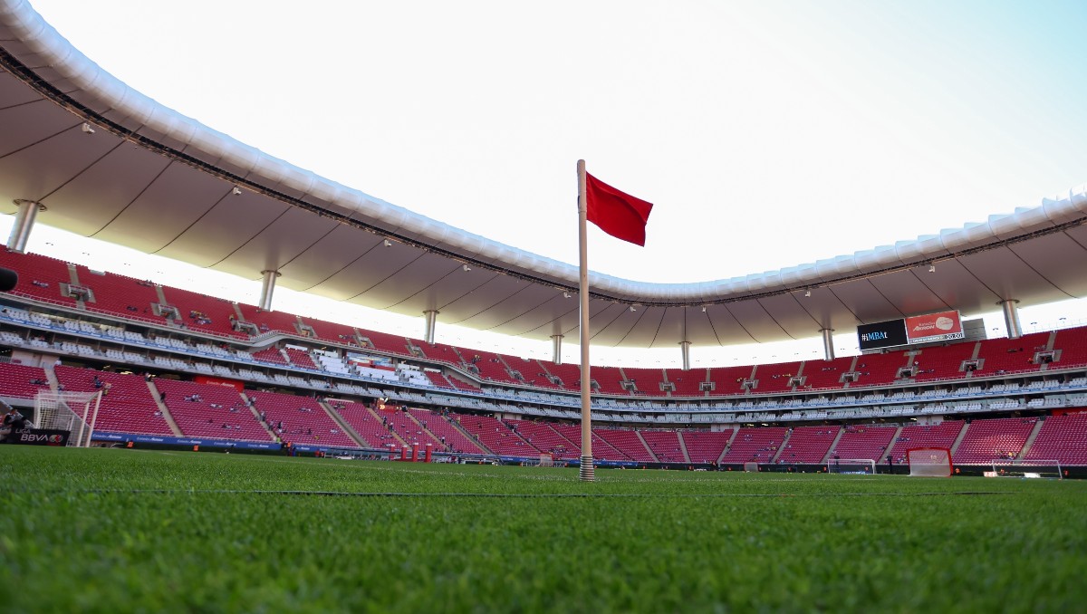 Estadio Akron sigue alistando su cancha para la liga y el Mundial (Mexsport)