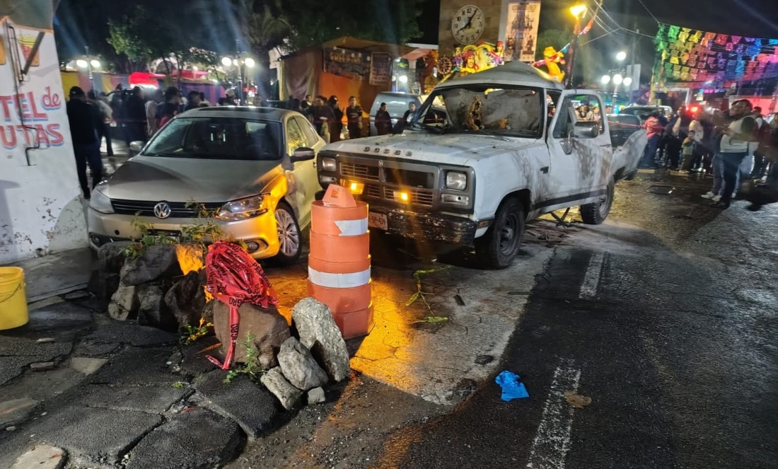 Explosión de pirotecnia durante una celebración religiosa, en Santa Isabel Xiloxoxtla, Tlaxcala. |Ana Laura Vásquez