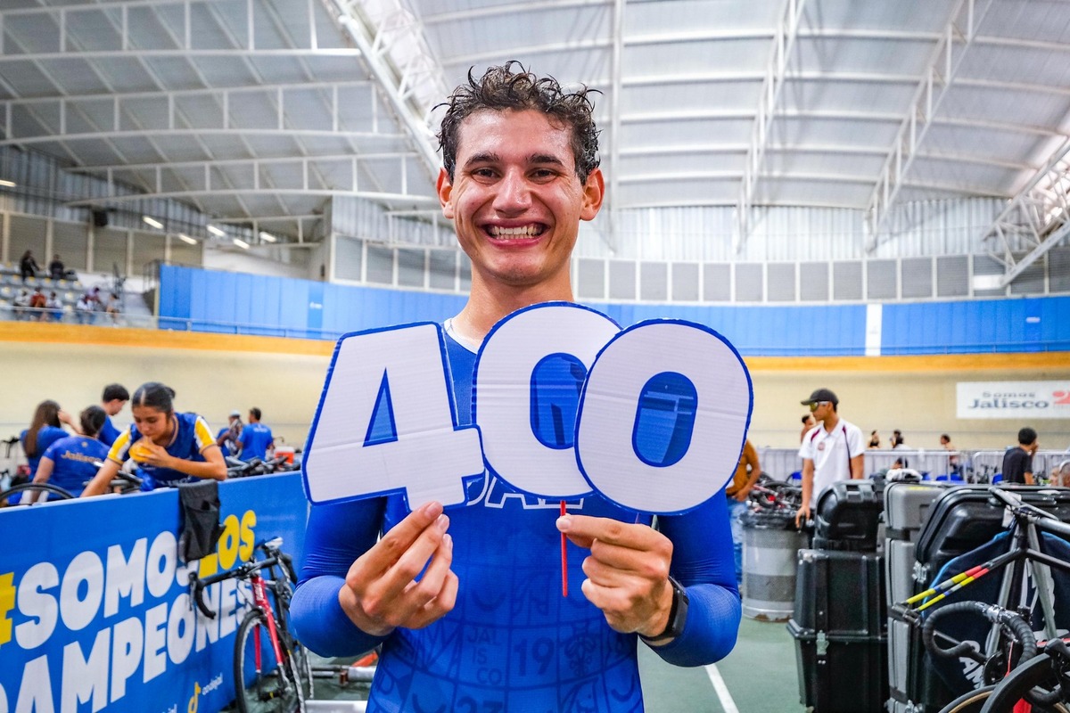Fausto Esparza Martínez consiguió el oro 400 en ciclismo de pista en el Code Paradero. (Cortesía)