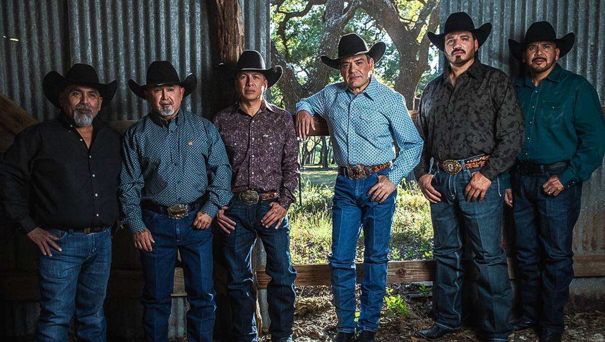Grupo Intocable recibirá estrella en Paseo de la Fama | Especial