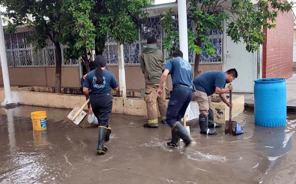 Los bomberos de nuevo fueron heróes sin capa. l Especial