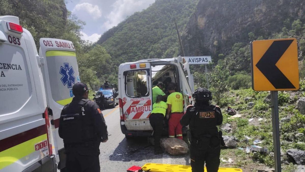 Tras el percance, los lesionados fueron trasladados al Hospital General de Linares. / Especial