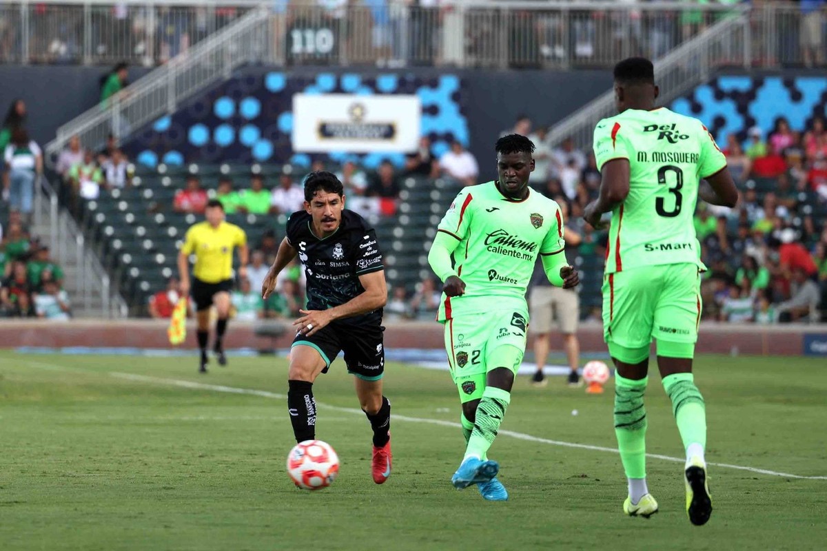 Santos Laguna vence a Juárez FC en penales y se queda con la Copa Raíz. (Especial)