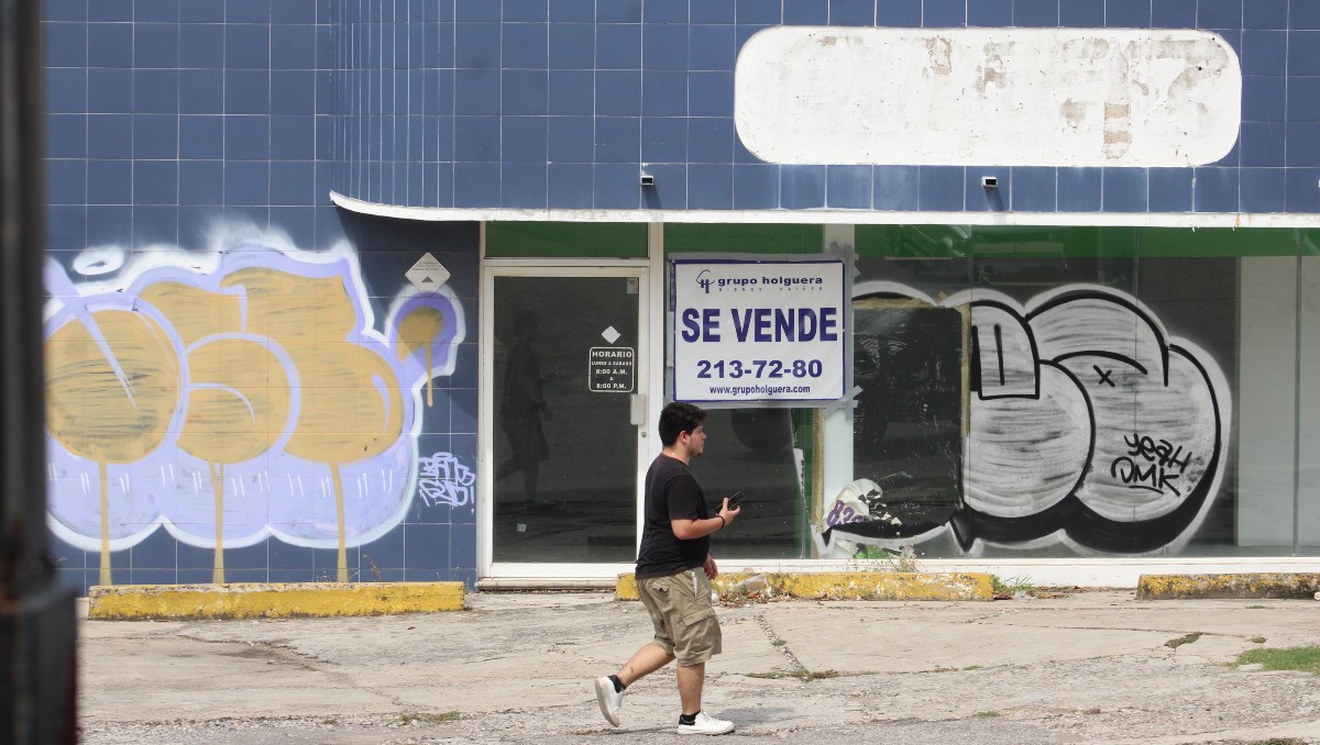 Renta de locales abandonados en la Avenida Hidalgo en Tampico. (Yazmín Sánchez)