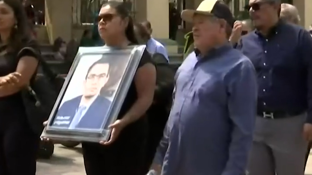 Dan el último adiós a Alejandro Roaro Aguilar, secretario del Ayuntamiento de Apaseo el Alto