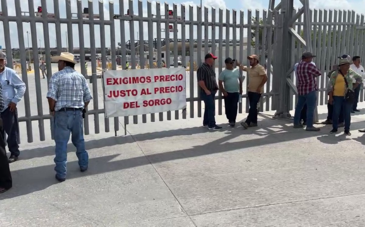 Agricultores bloquean el Puente Internacional Pharr en Reynosa. | Captura de pantalla