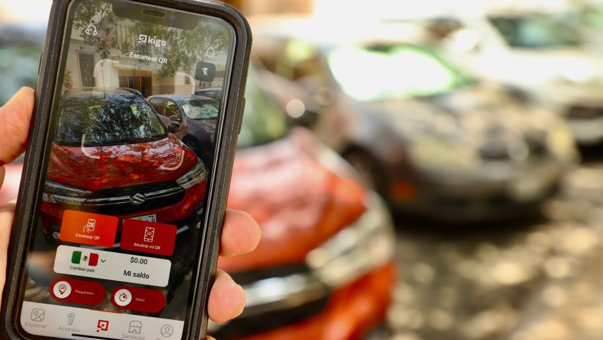 El pago de parquímetros se realizará de forma digital a través de la aplicación  Kigo Parkingmovil. / Roberto Alanís