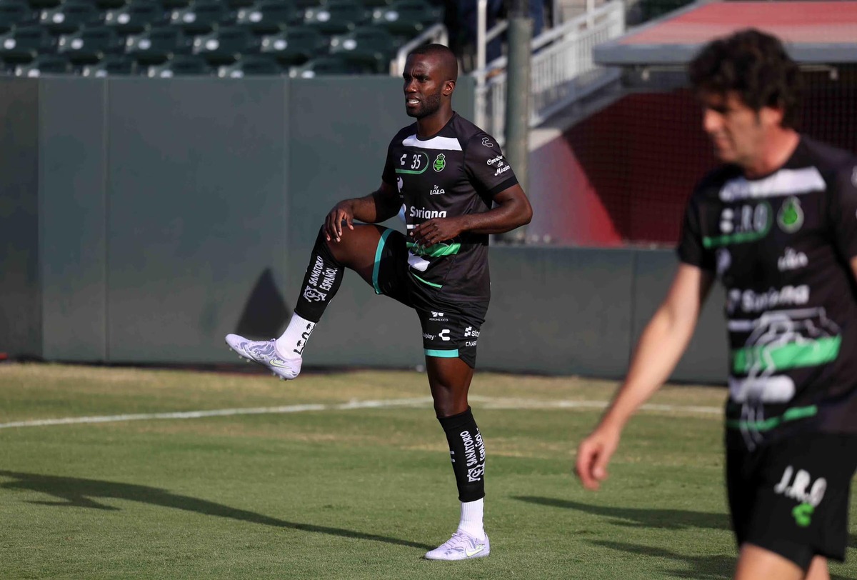 Santos Laguna entrena en el TSM. | Club Santos