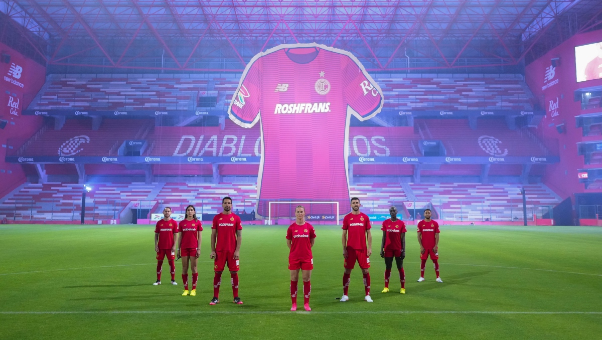 Toluca presenta su nuevo uniforme con el oro de campeón (Imago7)