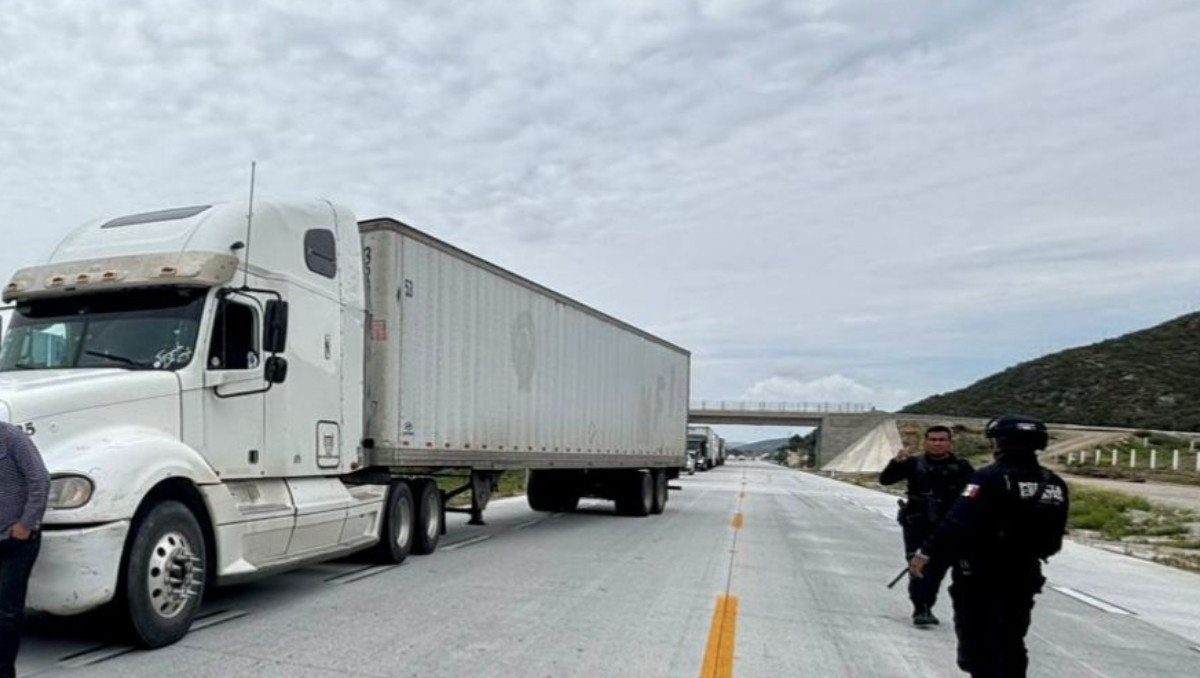 Frustran robo de tractocamión en Puebla | Especial