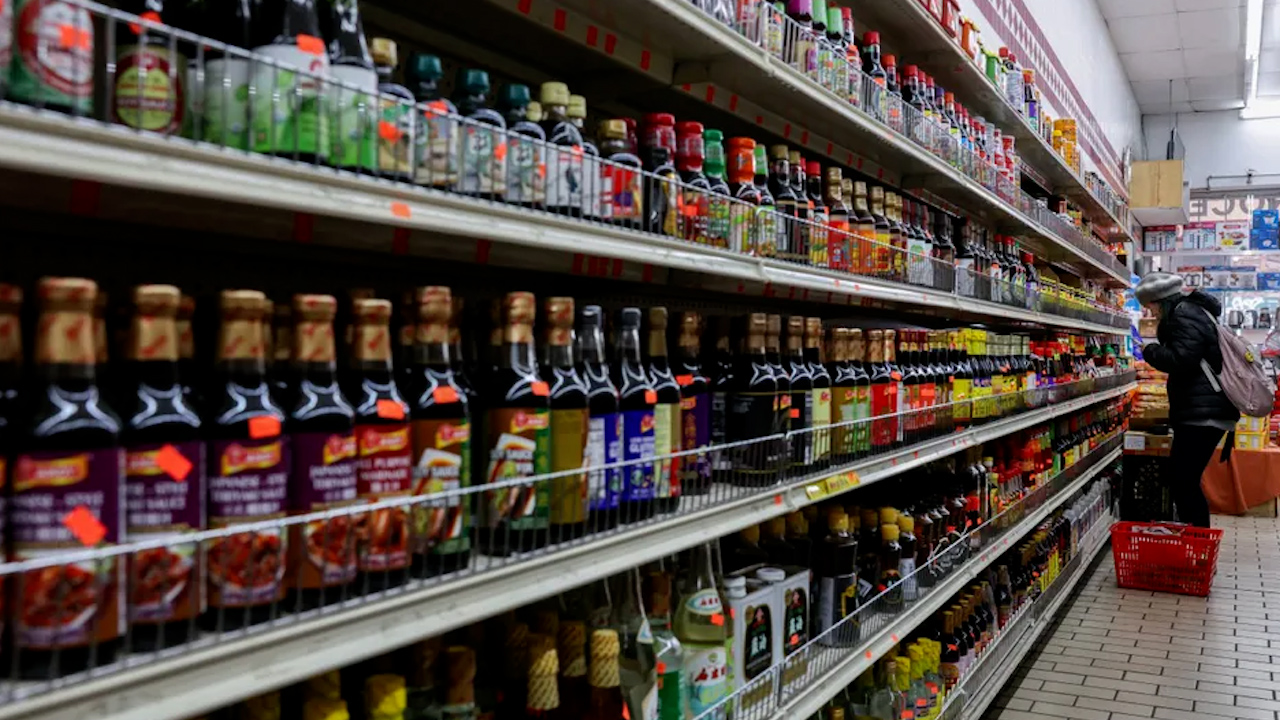 Inflación baja a 4.32% en junio en México; productos como la zanahoria y el transporte aéreo encabezan aumentos